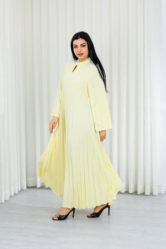 جلابية قماش بطول يصل للكاحل بياقة قصيرة بنهايات أك...