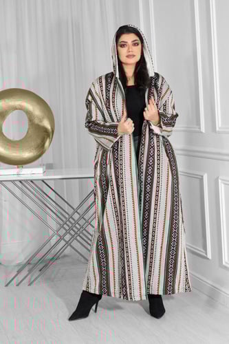 فروة شتوية طويلة بتطريز سدو مبطنة بالفرو من الداخل...