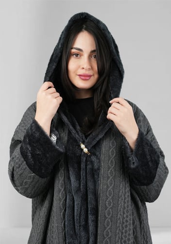 فروة شتوية طويلة مبطنة بالفرو من الداخل بتطريز طول...