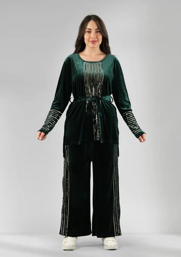 ترنج شتوي مخمل مزين بالترتر على نهايات الأكمام وال...