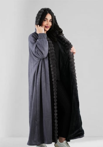 فروة شتوية طويلة مبطنة بالفرو من الداخل مزودة بأكم...