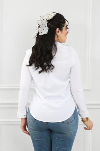 قميص نسائي بأكمام طويلة وأزرار صغيرة