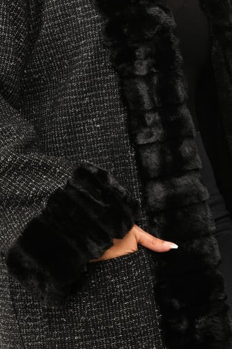 فروة شتوية طويلة بلمعة مبطنة بالفرو من الداخل بجيب...