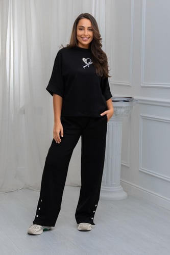 ترنج نسائي كاجوال طبي بنطال مع تيشيرت بتفاصيل بارز...