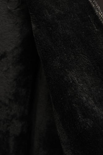 فروة شتوية طويلة بلمعة مبطنة بالفرو من الداخل بجيب...