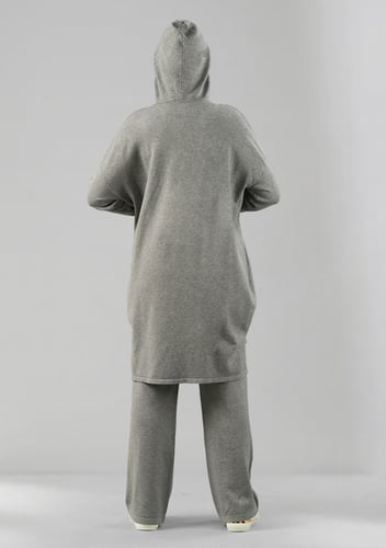 ترنج شتوي كاجوال توب طويل وقبعة وبنطال واسع