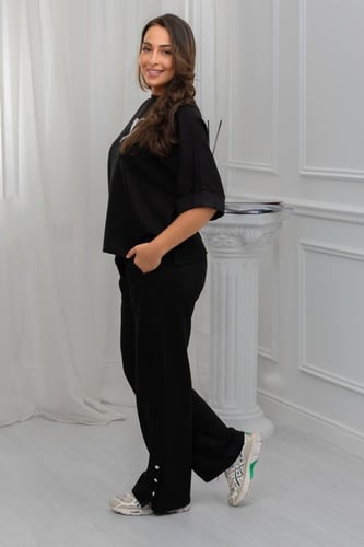 ترنج نسائي كاجوال طبي بنطال مع تيشيرت بتفاصيل بارز...