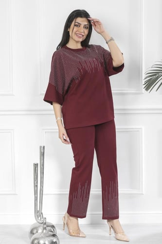 ترنج نسائي كاجوال مزين بالترتر على الصدر والأكمام...