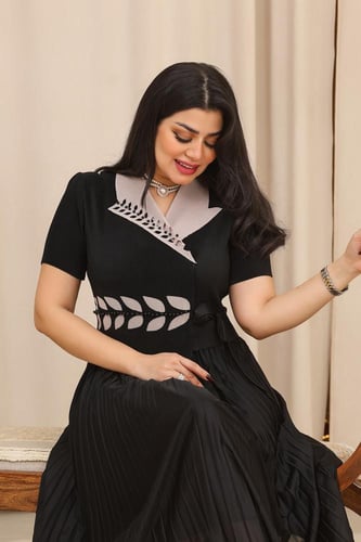 فستان كلاسيكي مكسر نصف كم بحزام