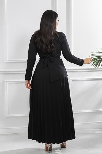 فستان كاجوال فلو بكسرات بأكمام طويلة وحزام على الخ...