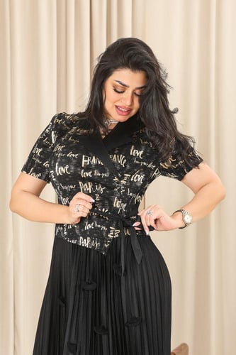 فستان كلاسيكي مكسر نصف كم بلمعة