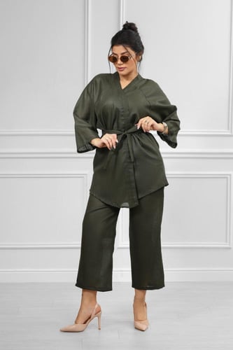 طقم نسائي كاجوال فضفاض بأكمام واسعة بطول متوسط