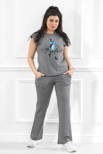 ترنج نسائي كاجوال طبي ربع كم مزين بطبعة فتاة باللو...