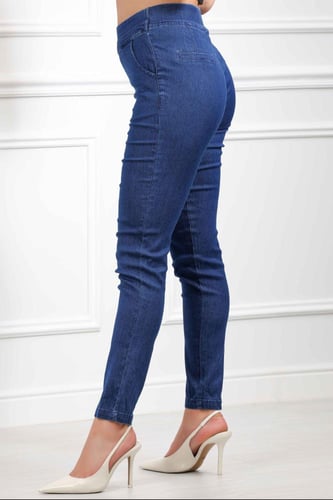 بنطال جينز خصر متوسط مطاطي وقصة ضيقة حتى الكاحل