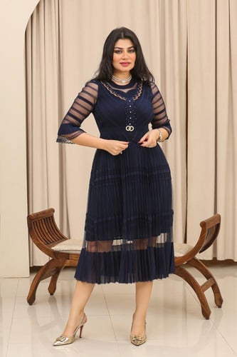 فستان كلاسيكي مع شيفون كم متوسط