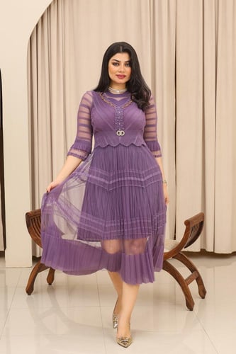 فستان كلاسيكي مع شيفون كم متوسط