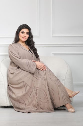 عباية قماش كريب لون بيج بتطريز كامل نص كلوش