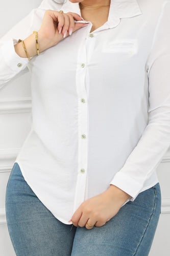 قميص نسائي بأكمام طويلة وأزرار صغيرة