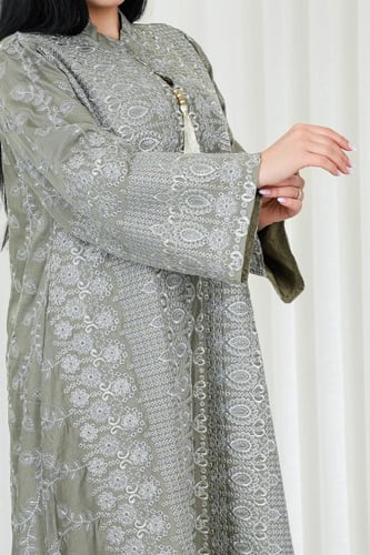 جلابية قماش بطول يصل للكاحل بياقة صغيرة وتطريز أني...