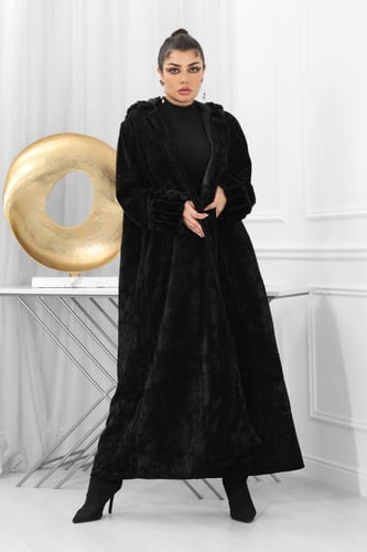 فروة شتوية طويلة موحدة اللون مزودة بفرو على القبعة...