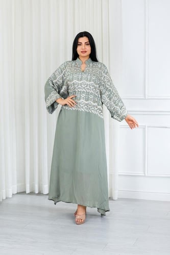 جلابية قماش بطول يصل للكاحل بياقة صغيرة وتطريز أني...