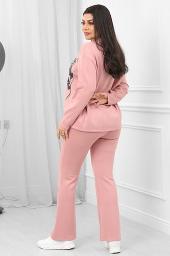 ترنج شتوي كاجوال بطبعة أنيقة وبنطال واسع من الأسفل