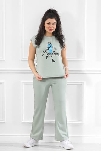 ترنج نسائي كاجوال طبي ربع كم مزين بطبعة فتاة باللو...