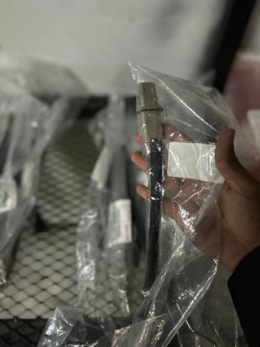 زر قفل اللون بيج ربع/شاص اصلي