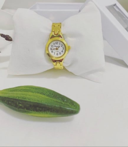 ساعة مناسبة من حديثي الولاده ومافوق