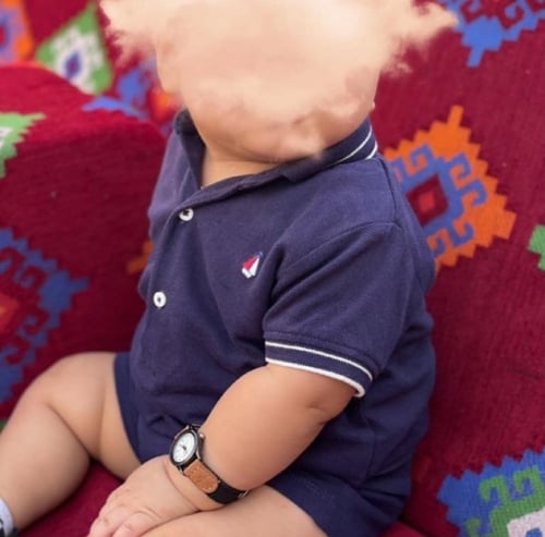 ساعة مُناسبة لعمر سنة وما فوق(غير مقاومة للماء)