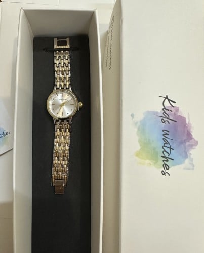 ساعة فضي وذهبي مناسبة من عمر سنه ومافوق جميع الاعم...