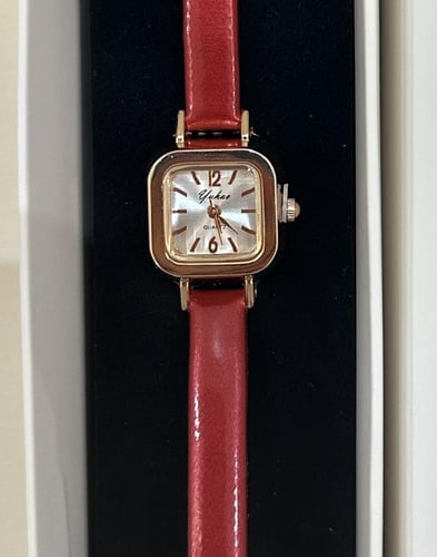 ساعه جلد مناسبه من عمر الاشهر ومافوق (جميع الاعمار