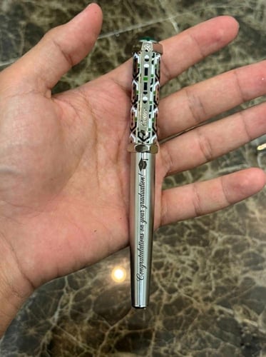 قلم كارتييه بنحت عباره خاصه
