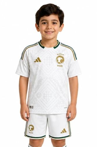 طقم أساسي للمنتخب السعودي لعام 2026 للأطفال