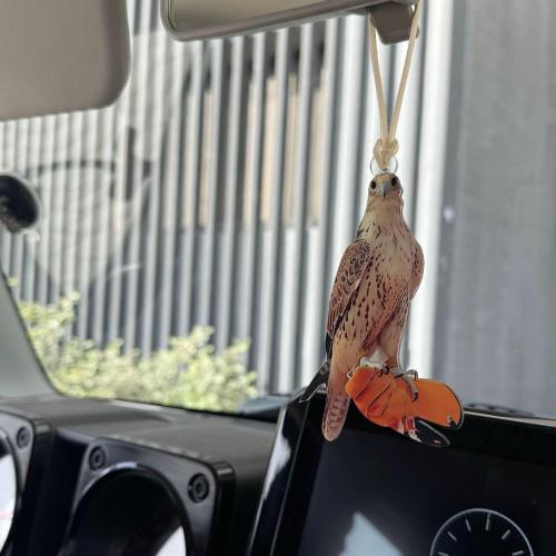 تعليقة الصقر اكريلك