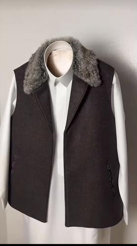 سديرية شتوية فاخرة بفرو - لون الفرو رمادي داكن