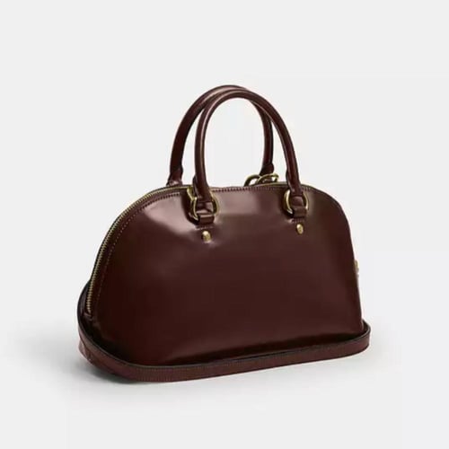 حقيبة كوتش لارا تصل خلال ٢-٤ اسابيع