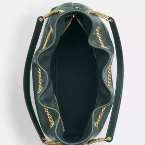 حقيبة كوتش ايڤلن تصل خلال ٢-٤ أسابيع