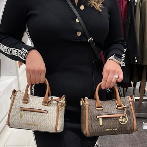 شنطة مايكل كورس ميني كارين فوري