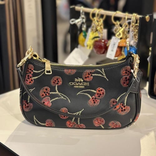 حقيبة كوتش تيري تشيري تصل خلال ٢-٤ أسابيع Carmen M...