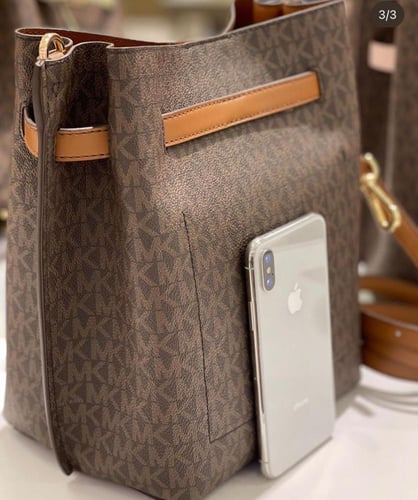 حقيبة مايكل كورس إيميليا بوكت فوري Michael Kors Em...