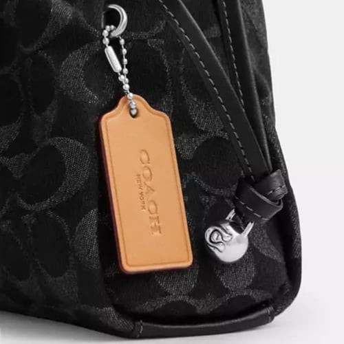 حقيبة كوتش فاي كتف سيغنتشر دنيم تصل خلال ٢-٤ أسابي...