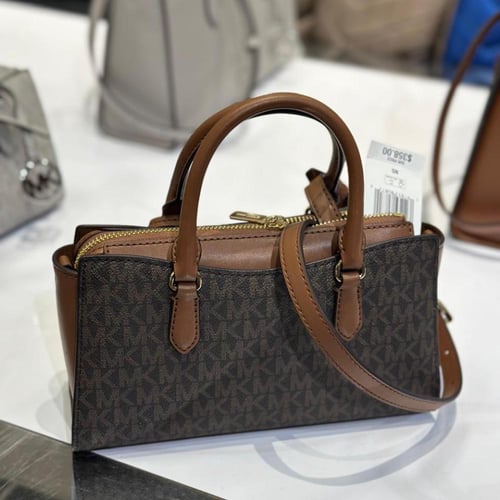 حقيبة مايكل كورس تصل خلال ٢-٤ أسابيع