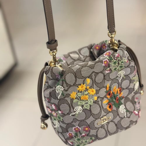 حقيبة كوتش فاي ميني قماش مورد تصل خلال ٢-٤ اسابيع