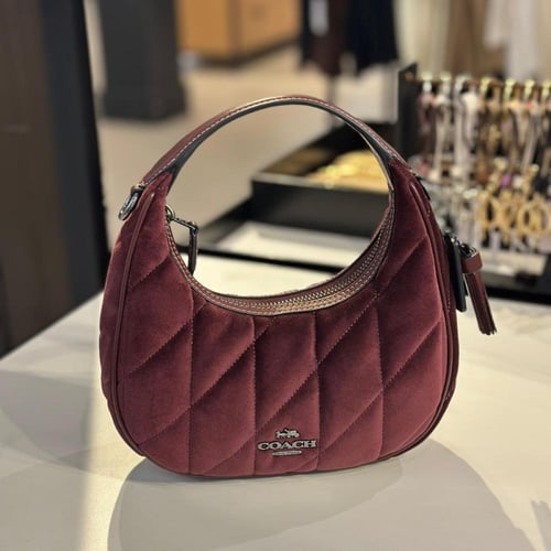 حقيبة كوتش ميني كارمن مخمل عنابي فوري | Coach Mini...