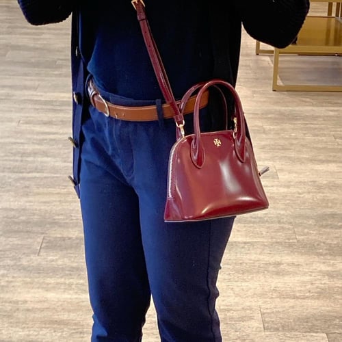 حقيبة توري بورش ايمرسون دوم لماع عنابي فوري | Tory...