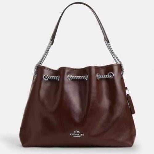 حقيبة كوتش ايڤلن تصل خلال ٢-٤ أسابيع