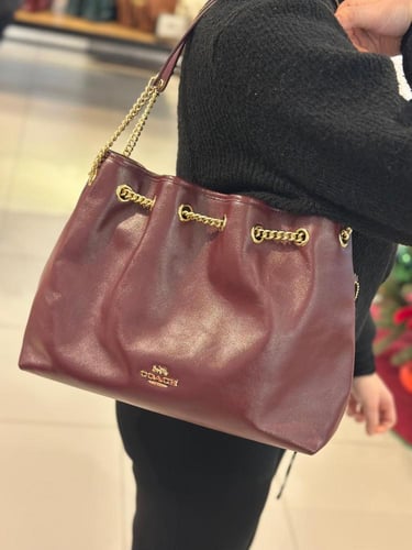 حقيبة كوتش ايڤلن تصل خلال ٢-٤ أسابيع