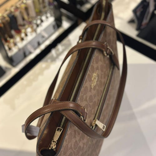 حقيبة كوتش ستيشن توت تصل خلال ٢-٤ اسابيع