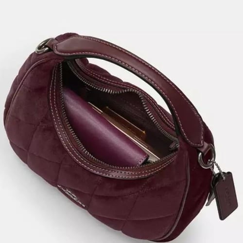 حقيبة كوتش ميني كارمن مخمل عنابي فوري | Coach Mini...